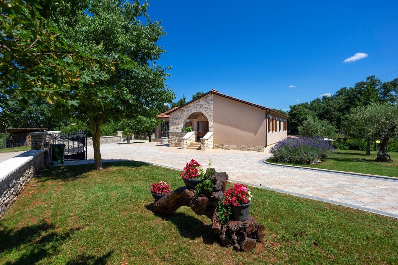 Villa Križanci Žminj Esterno foto